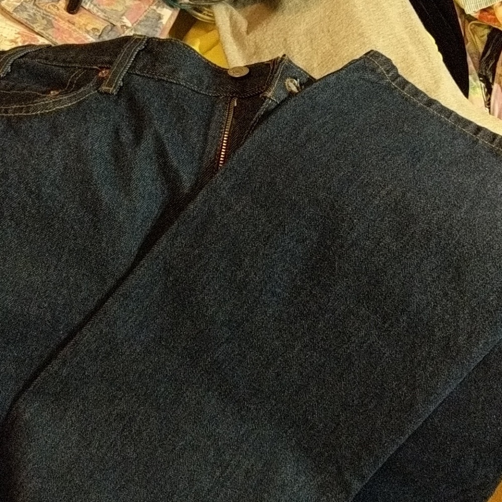 Levis - Picture 3 of 4